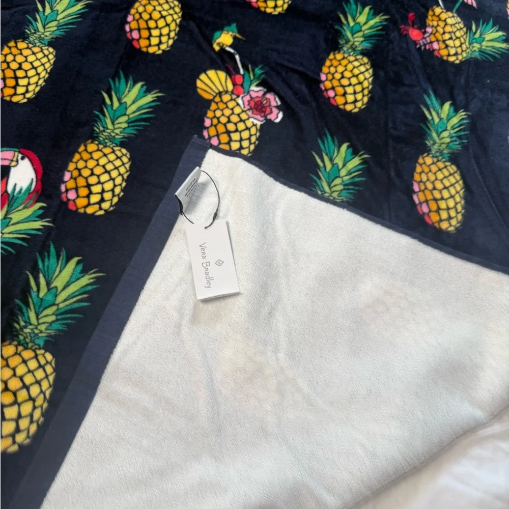 NWT Vera Bradley Pineapple Beach Towel Retired Pattern